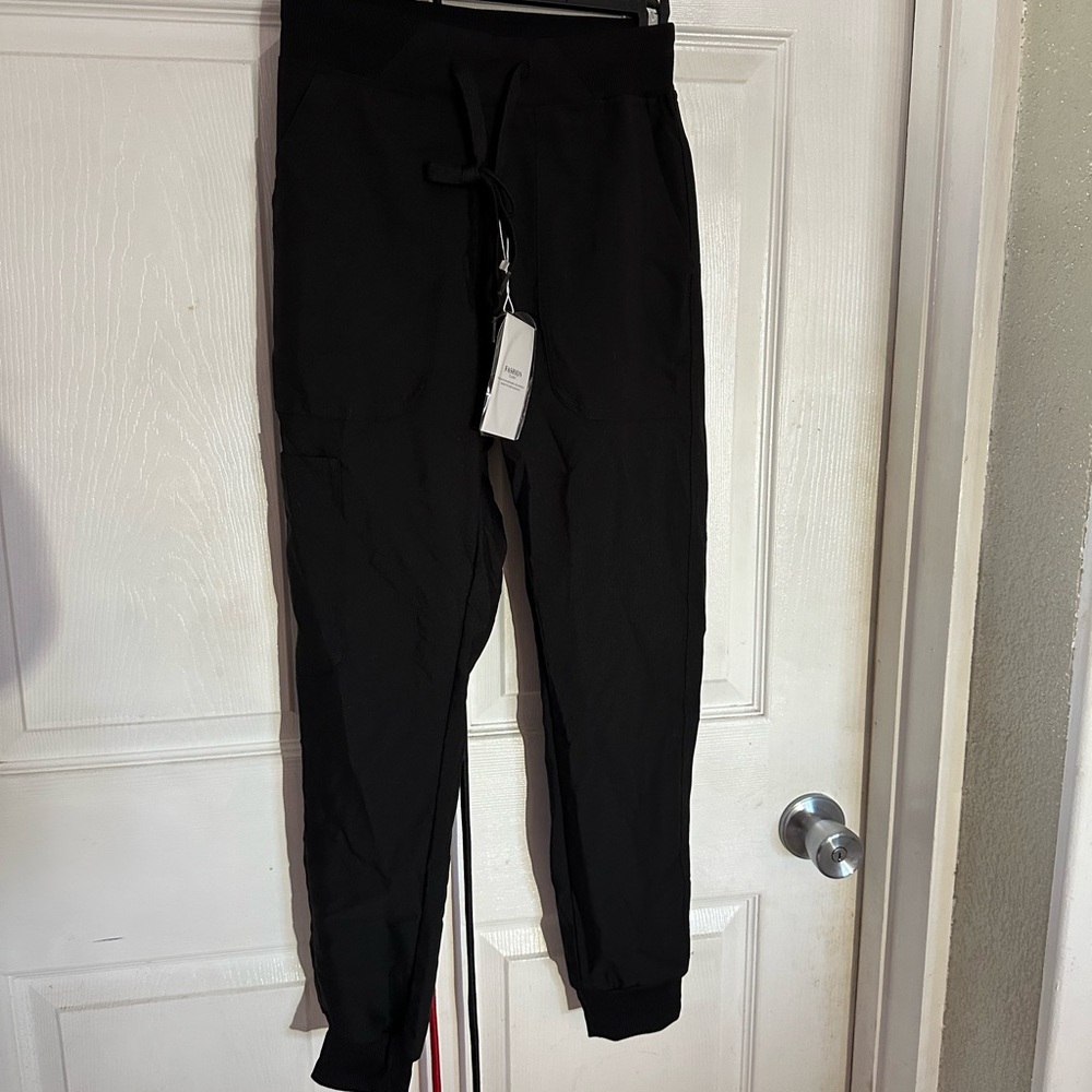 Jogger Scrub Pants for Women, Slim Fit & Anti-Wrinkle Jogger Scrubs